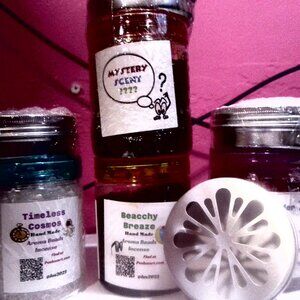 🐸🐸 handmade aroma beads they are 16 oz . and they come with sniff can